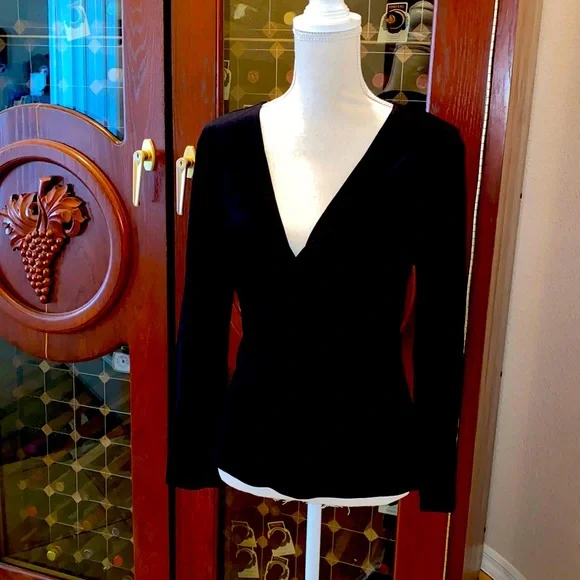 Tahari top - Picture 1 of 9